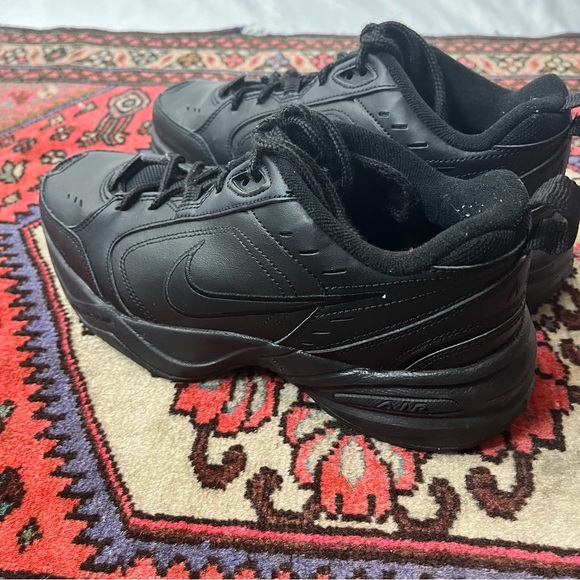 2018 Nike Air Monarch Shoes | Black | Men’s Size 7 EUC - Picture 6 of 10